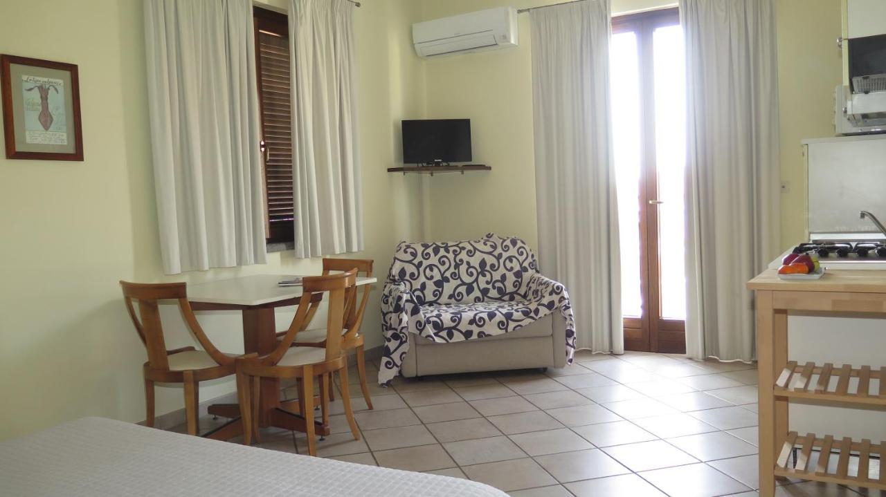 Residenza Turistico Alberghiera Corallo 카스틸리오네 델라 페스카이아 외부 사진