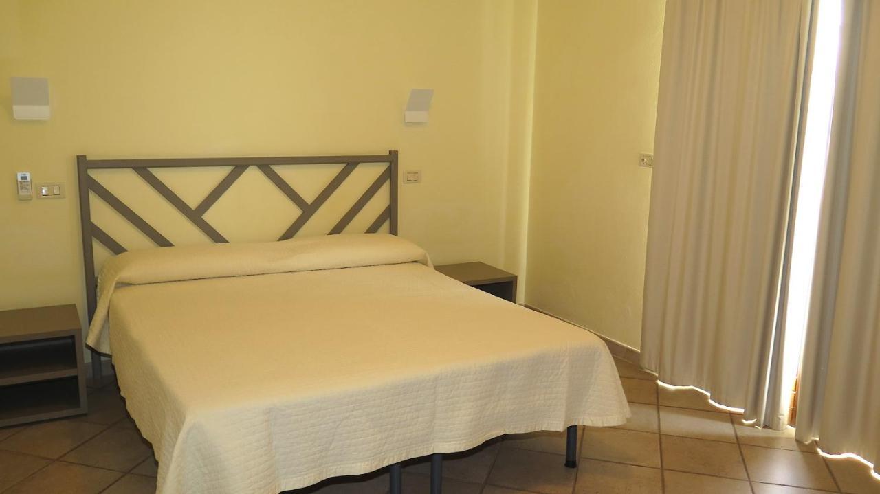 Residenza Turistico Alberghiera Corallo 카스틸리오네 델라 페스카이아 외부 사진